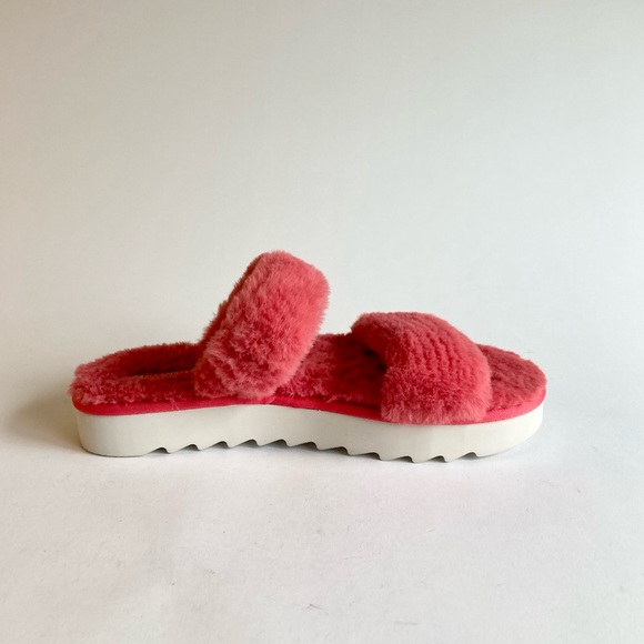 New Koolaburra by UGG Pink Coral Faux Fur Rubber Outsole Sandals size 11 - Picture 6 of 13